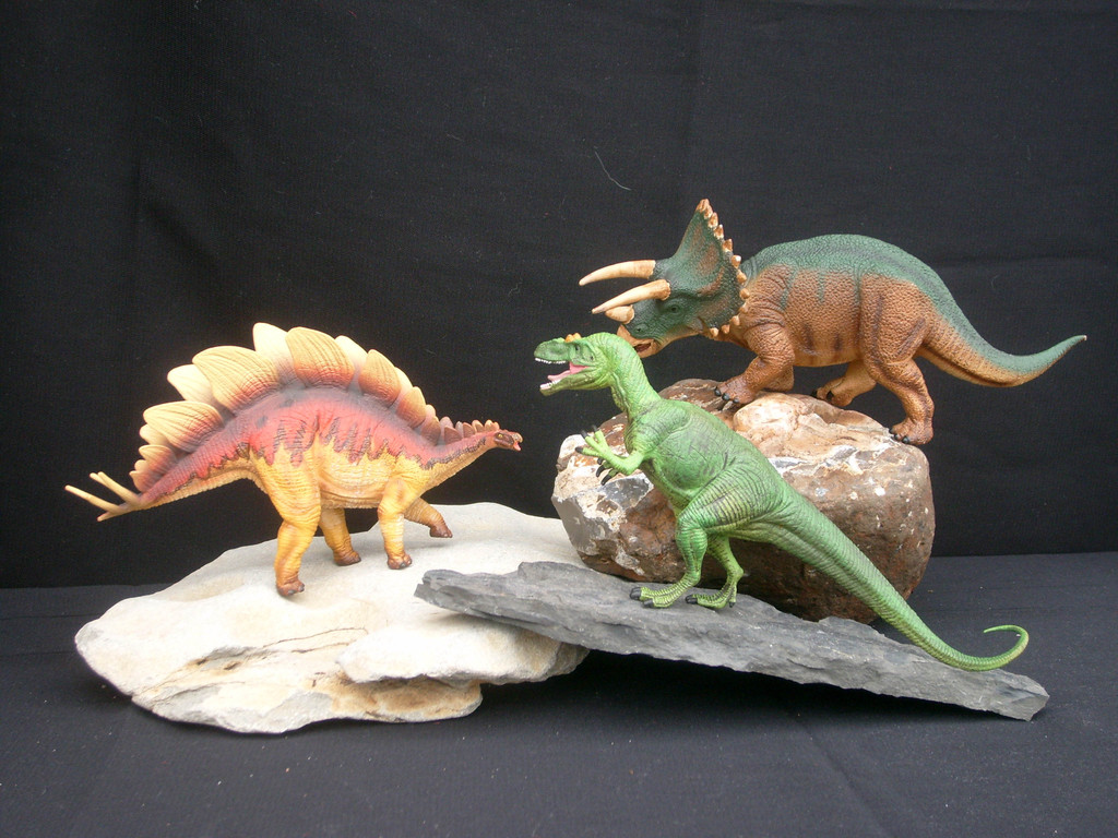 new 2008 dinosaur figures